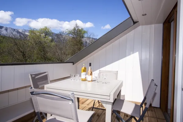 Balcon avec terrasse