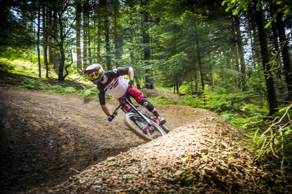 Piste VTT DH Bike Park Bernex - La Hors Piste