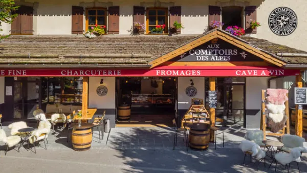 Produits régionaux cave à vins Aux comptoirs des Alpes
