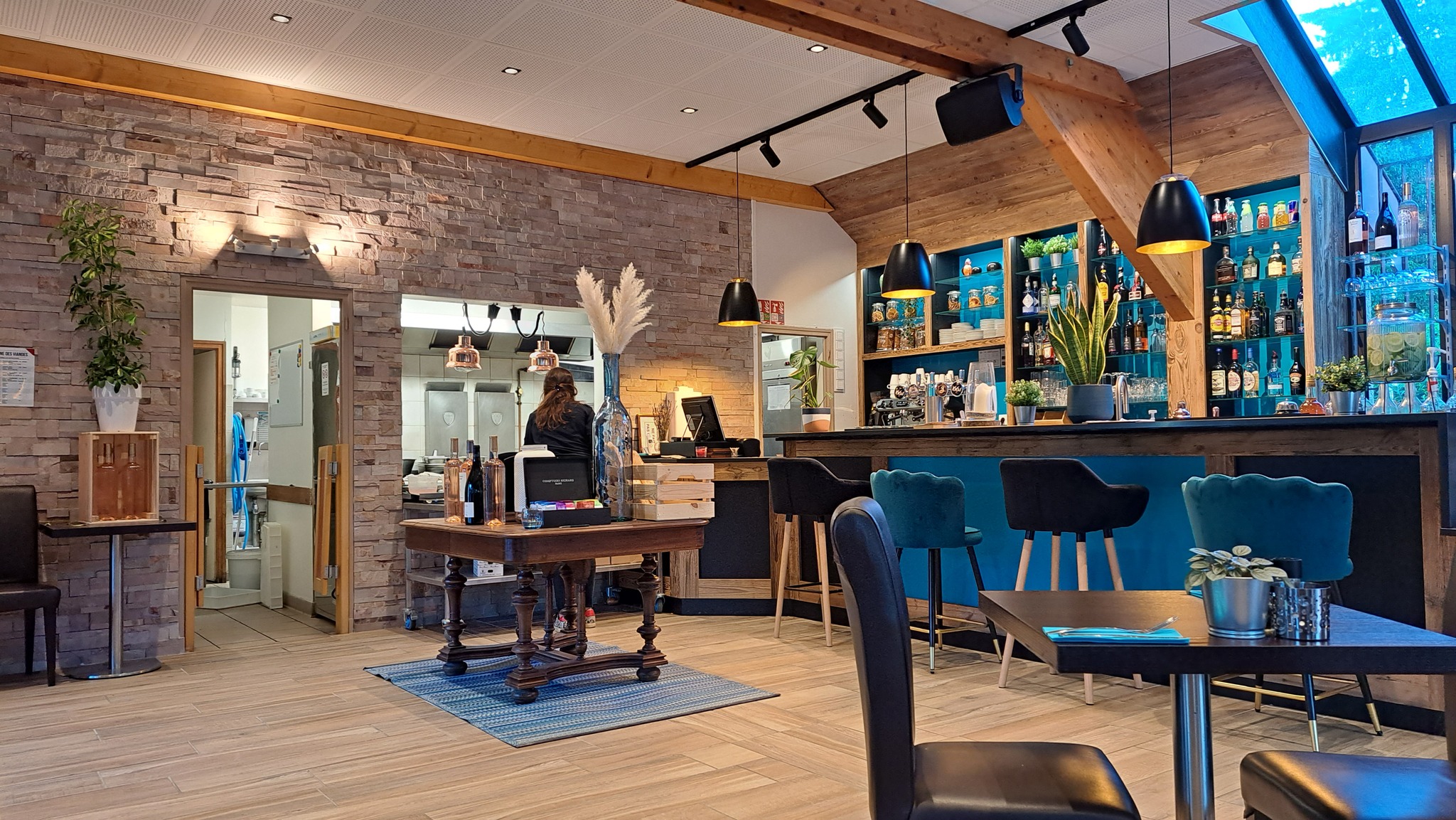 Intérieur du restaurant du lac Bleu