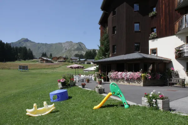 Terrasse et vue en été