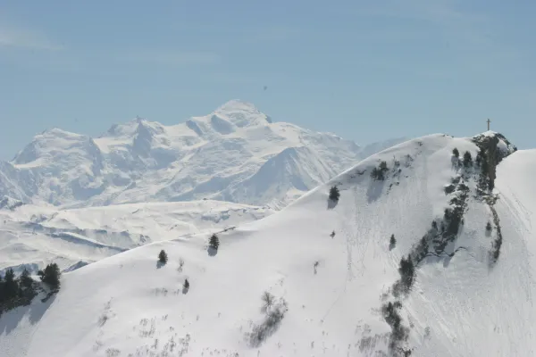 Vue sur le Mont Blanc à Praz de Lys Sommand