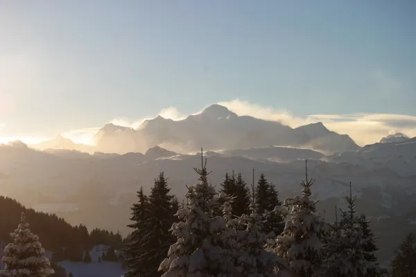 Vue sur le Mont Blanc à Praz de Lys Sommand
