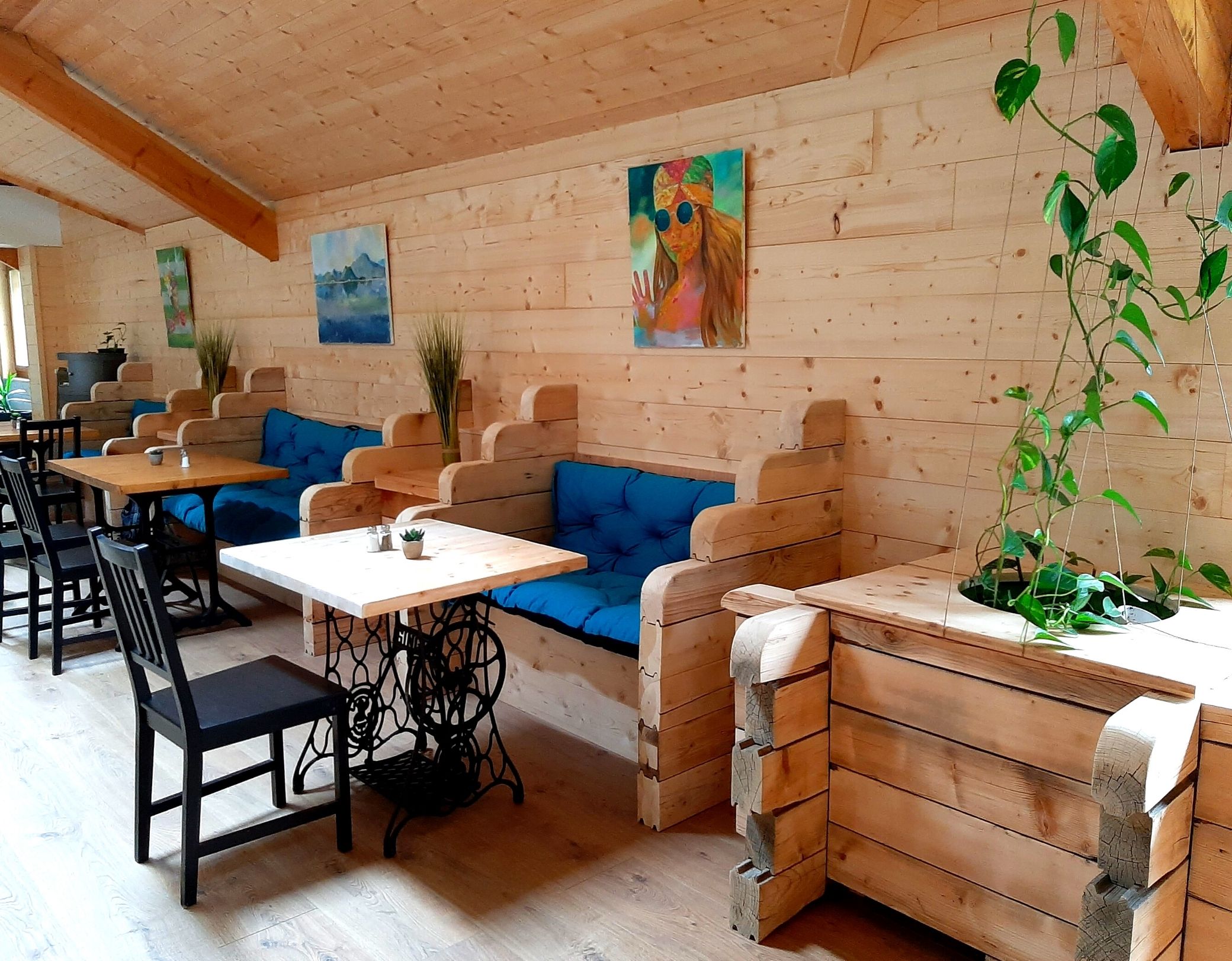 tables banquettes bois Les Sources