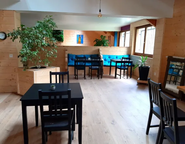 tables cafétéria Les Sources