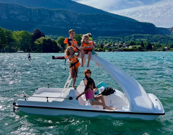 Location de pédal'eau sur le lac d'Annecy - Ponton Déronzier