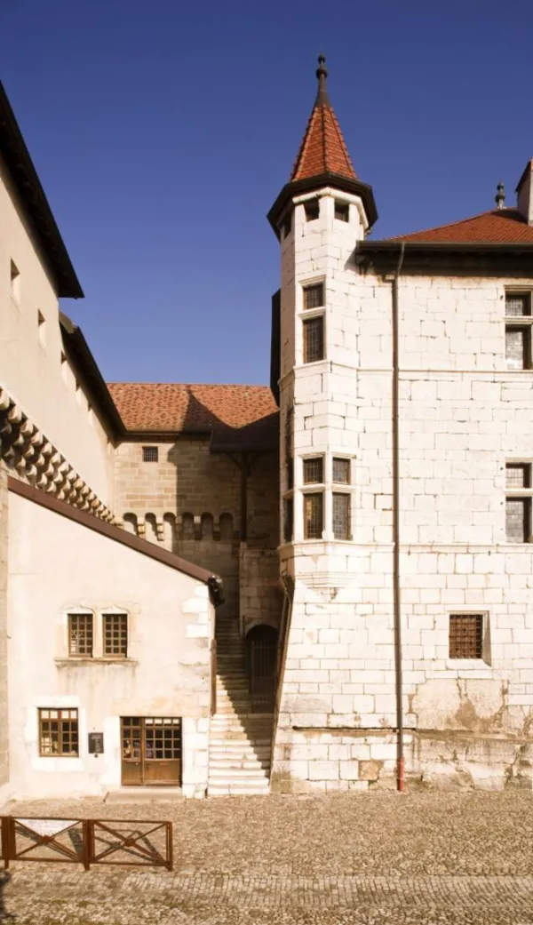 Logis Nemours, échauguette
