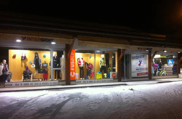 Magasin de sports Intersport Ski 3