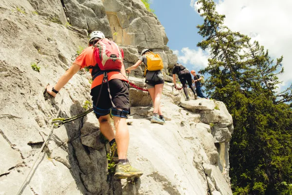 Sortie collective de via ferrata avec le Bureau des Guides