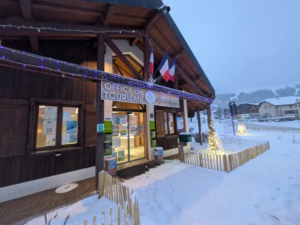Le bureau d'accueil d'Habère-Poche en hiver