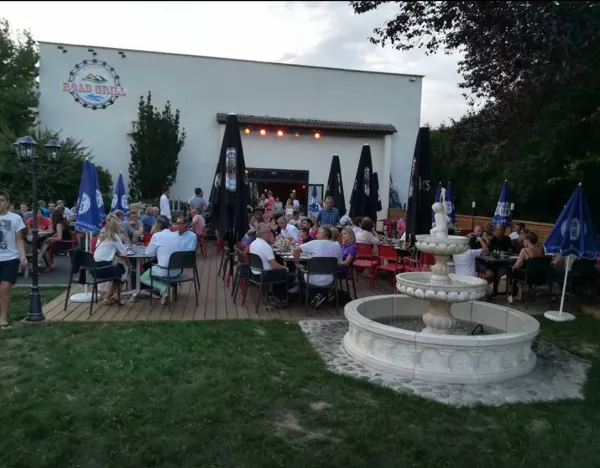 Terrasse et Fontaine