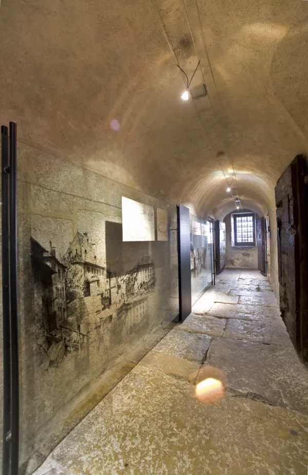 Annecy, Palais de l'Ile, couloir des cachots