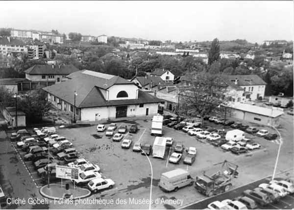 Zone industrielle de la Mandallaz avec les abattoirs au centre et le clos Jacquin à droite