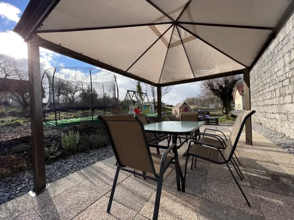 Terrasse et parc enfant