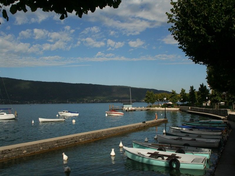 Port de plaisance à Menthon-Saint-Bernard