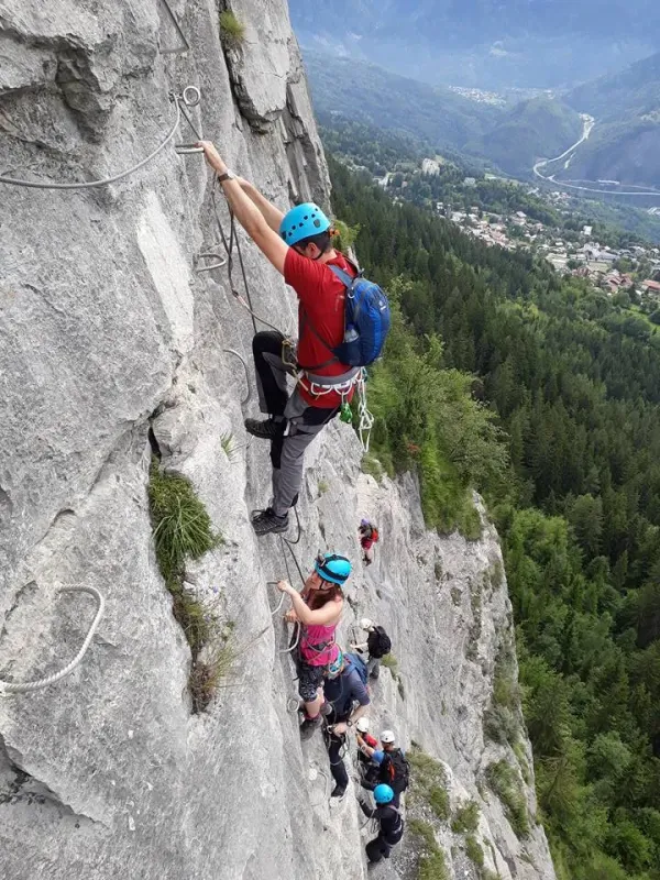 Prenez de la hauteur avec la Via Ferrata de Curalla accompagnée