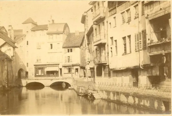 Le Pont Morens d'Annecy à l'époque du "château Branlant"