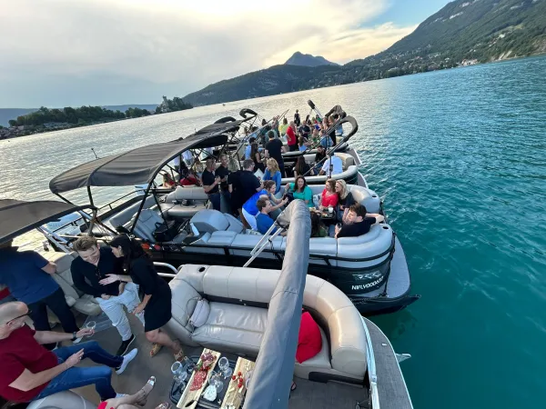 Water taxi / Annecy Lounge Boat