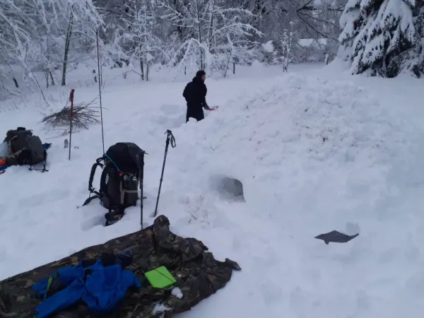 Randonnée hivernale en bivouac - Fun and Victory
