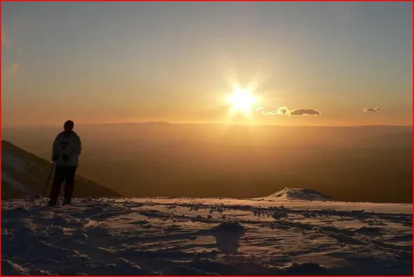Randonnée nocturne en groupe : La piste aux étoiles et coucher de soleil