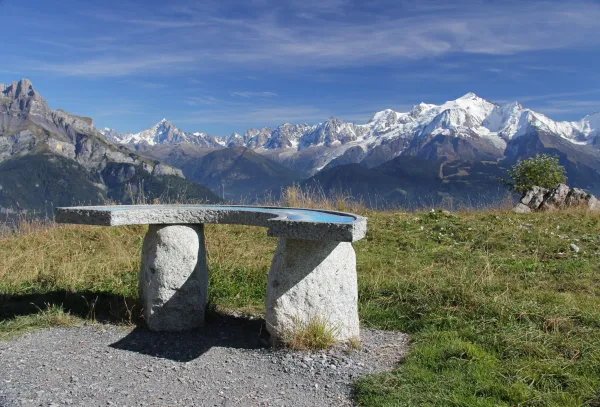 Sentier pédestre : Tour des Aravis, face au Mont-Blanc (itinérance de 4 jours & 3 nuits )