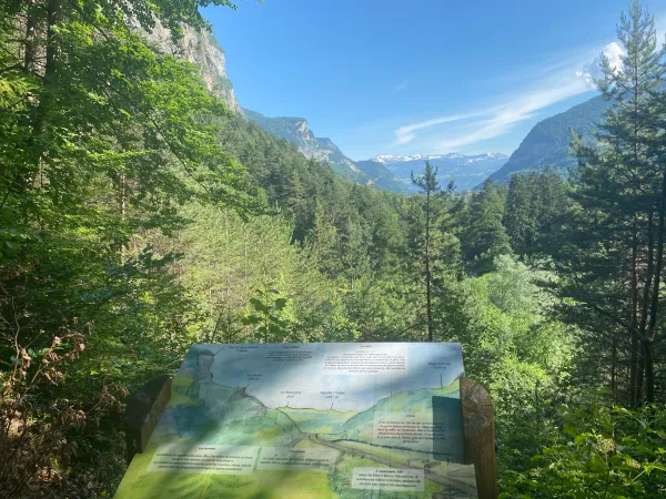 Sentier thématique du bois Credo et la cascade d'Orlier - Randonnée