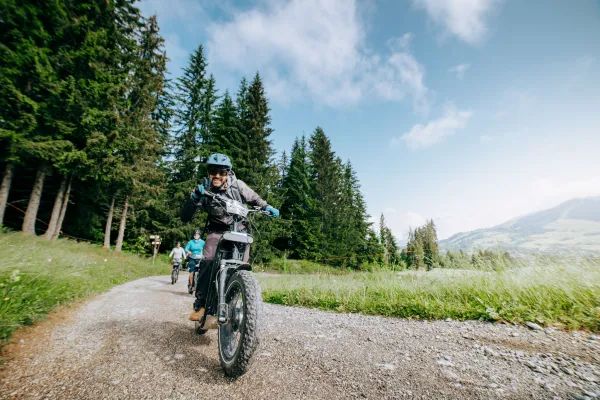 Sortie en Mountain E-scooter