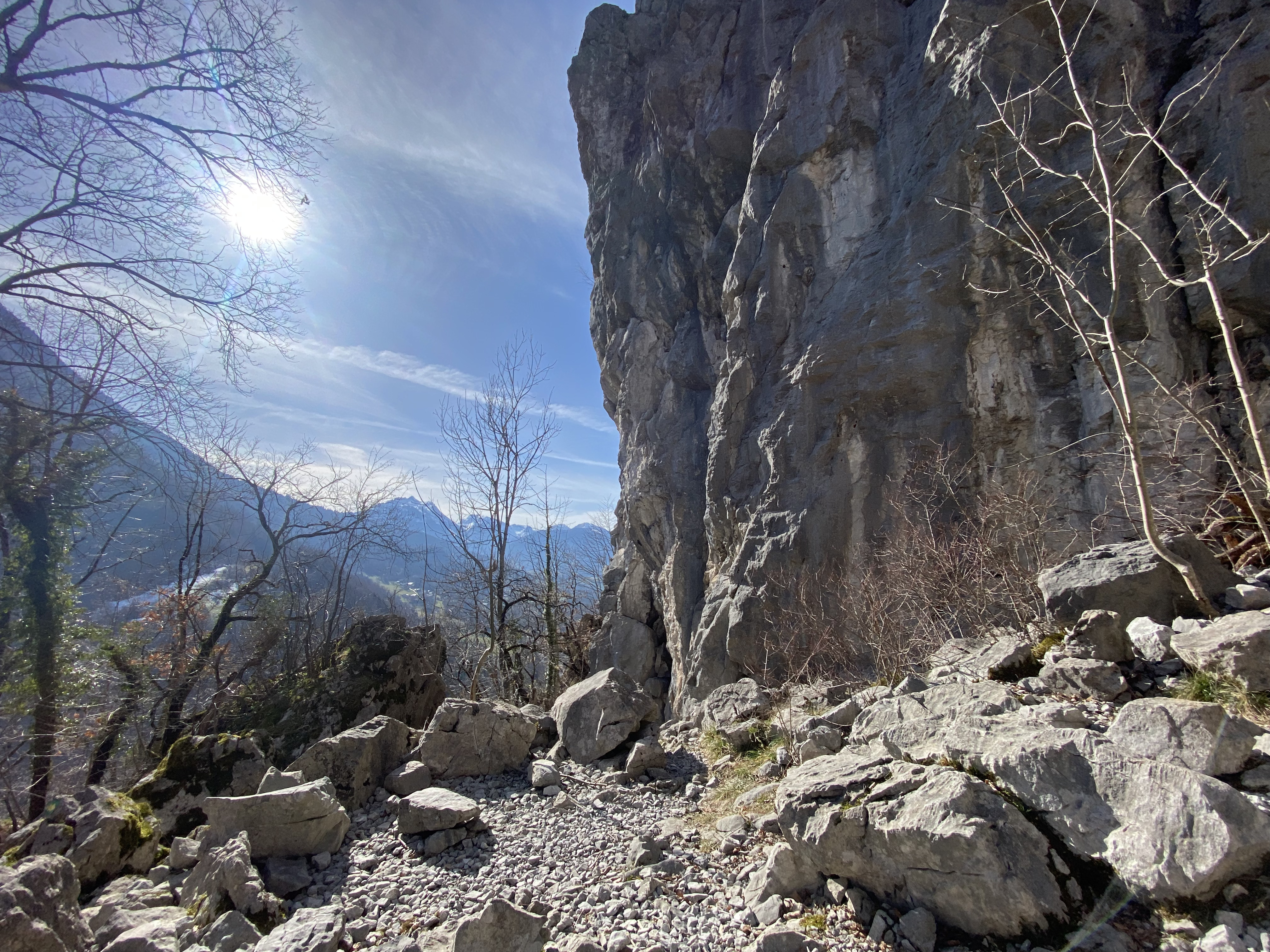 Tour du Rocher de Marlens à Val de Chaise