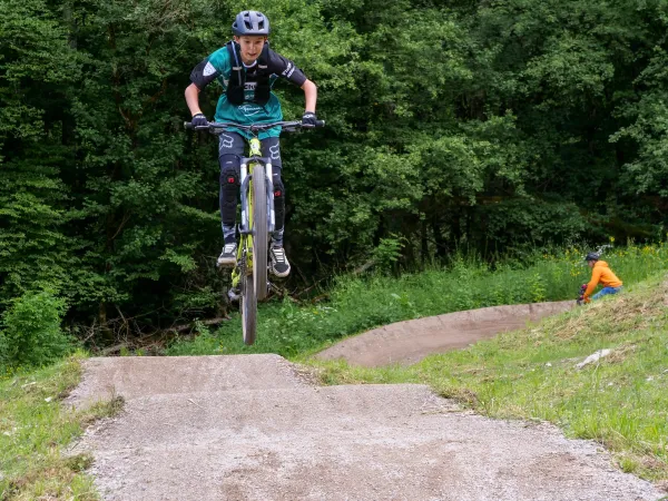 Saut en VTT