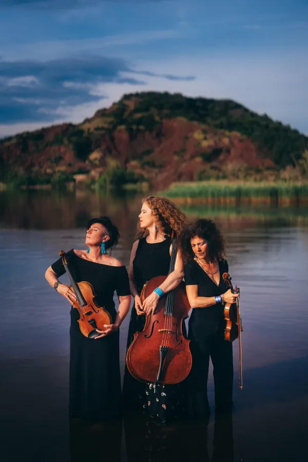 Trio zephyr