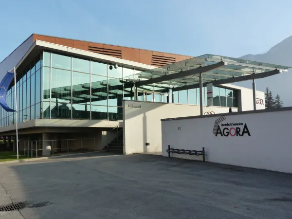 Extérieur salle