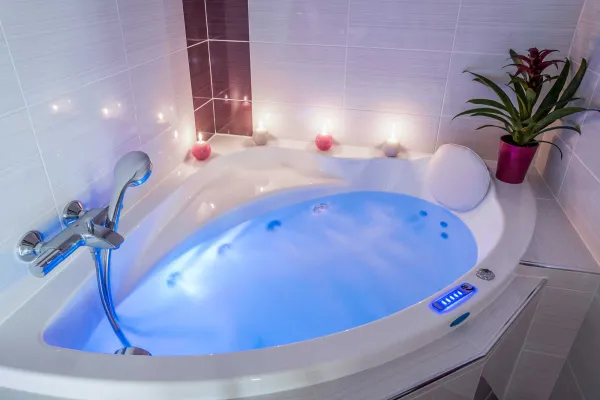 Salle de bain avec baignoire/Bathroom with a bath-Androsace n°2-Le Grand-Bornand