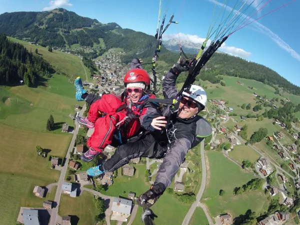 Baptême en parapente en été