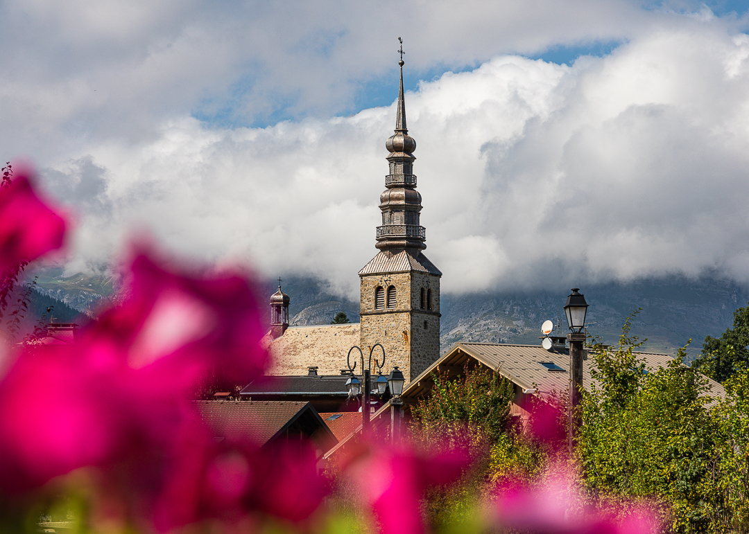 fleurs et clocher