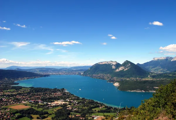 Balade en montgolfière au-dessus du Lac d'Annecy