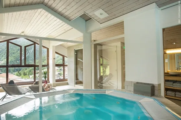 Jacuzzi de l'hôtel Beauregard à La Clusaz