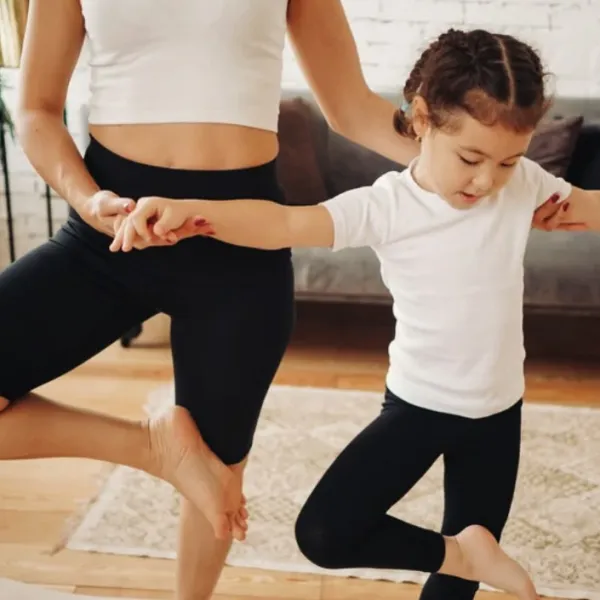 Bon cadeau : Atelier yoga parents-enfants en collectif