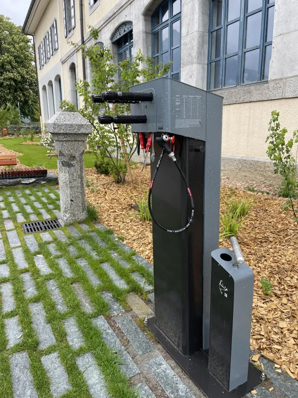 Borne de services vélo