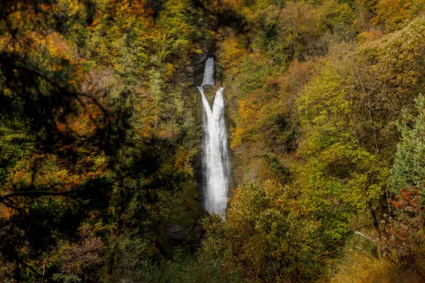 Boucle familiale autour de la Cascade de Cœur