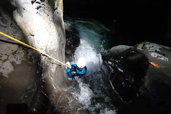 Canyon Grotte et cascade de Seythenex