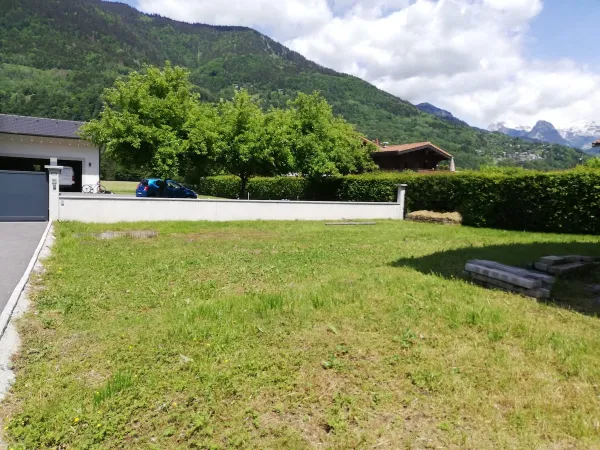 Le terrain derière le chalet