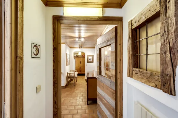 L'entrée dans le chalet