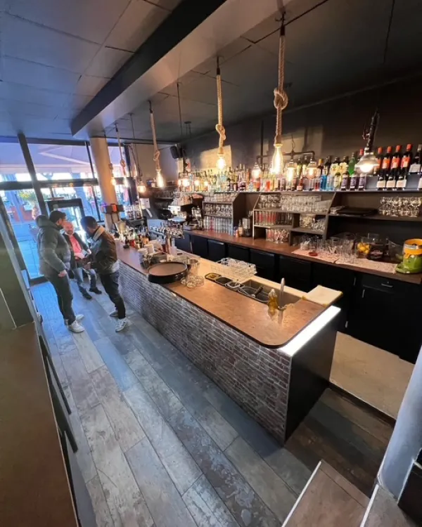 bar
