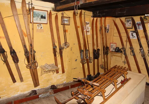 Visite du musée du ski ancien