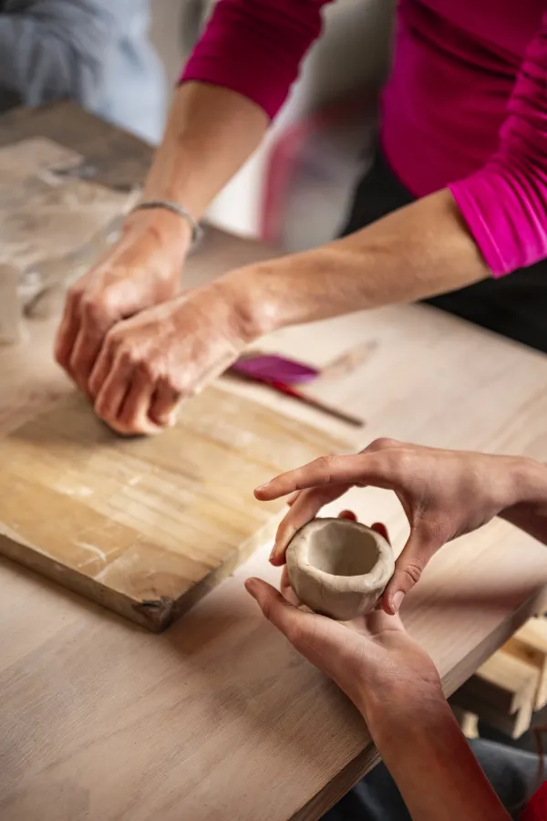 Atelier poterie initiation modelage et décor_Giez