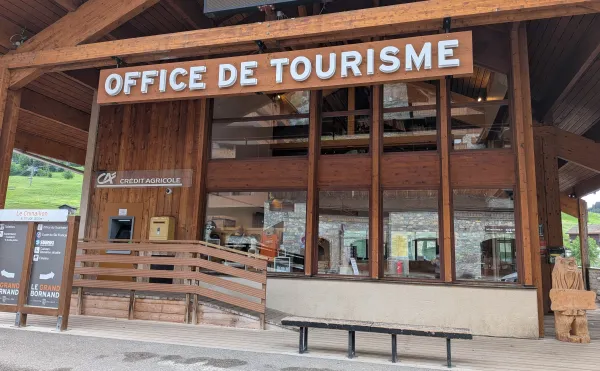 Entrée de l'Office de tourisme du Chinaillon