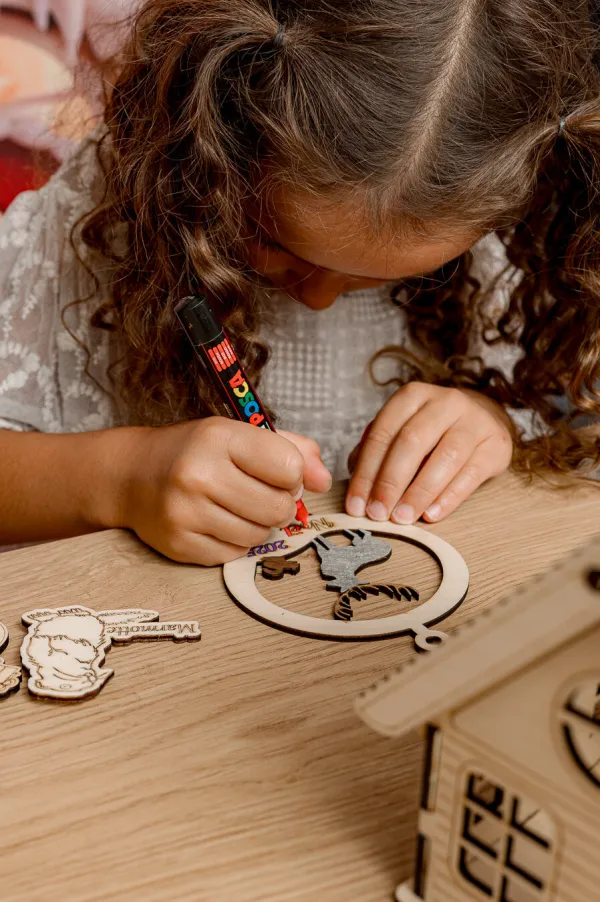 Atelier créatif : Les boules et magnets de Noël en bois_Morzine