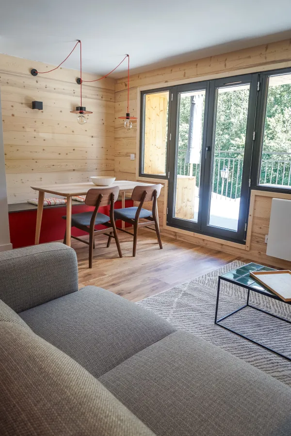 Chalet Nant Rouge aux Contamines Montjoie, au pied des pistes de ski au hameau du Baptieu. Un nouveau gite aux Contamines.