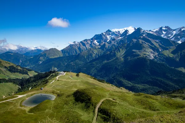 L'arrivée des télécabines du Signal et le lac de Roselette