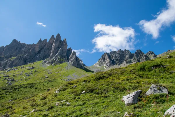 Le col de la Cicle et les Roches Franches